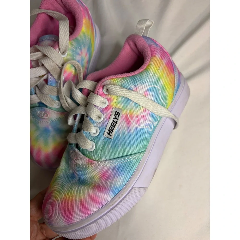Heelys Kids Tie Dye Roller Shoes Pink Blue Yellow Lace Up Sneakers Youth 1